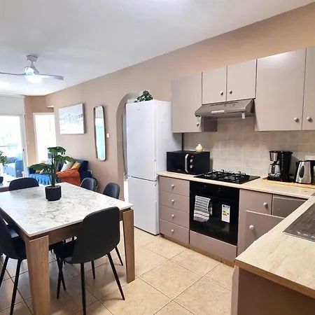 2 Beachside Apts, 5min Walk To Shore With Internet