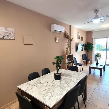 Апартаменты 2 Beachside Apts, 5min Walk To Shore With Internet
