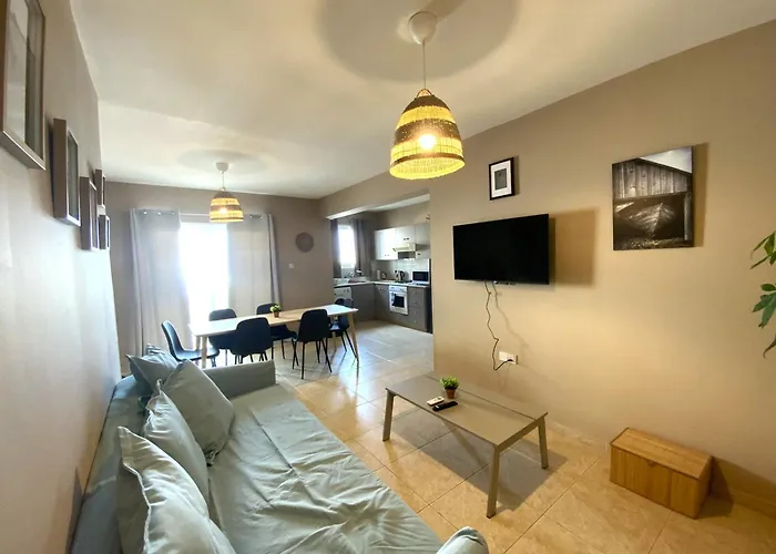 2 Beachside Apts, 5min Walk To Shore With Internet * Λάρνακα