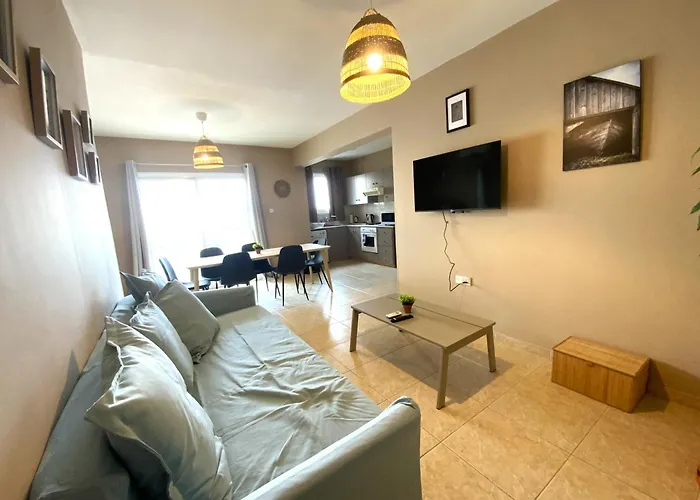 Διαμέρισμα 2 Beachside Apts, 5min Walk To Shore With Internet *