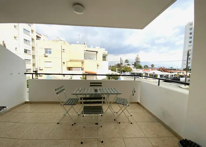 2 Beachside Apts, 5min Walk To Shore With Internet Apartament