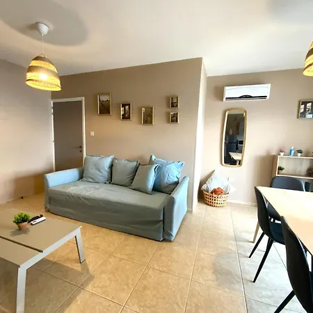 2 Beachside Apts, 5min Walk To Shore With Internet * Larnaca