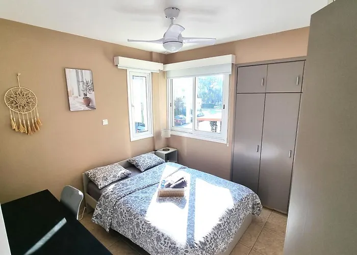 2 Beachside Apts, 5min Walk To Shore With Internet *