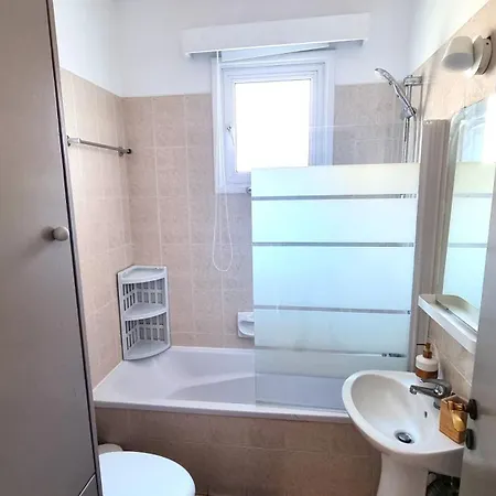 Апартаменти 2 Beachside Apts, 5min Walk To Shore With Internet