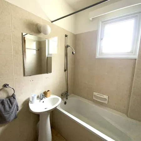 2 Beachside Apts, 5min Walk To Shore With Internet Апартаменти *