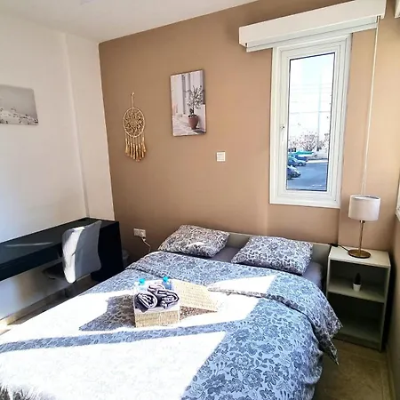2 Beachside Apts, 5min Walk To Shore With Internet Ларнака